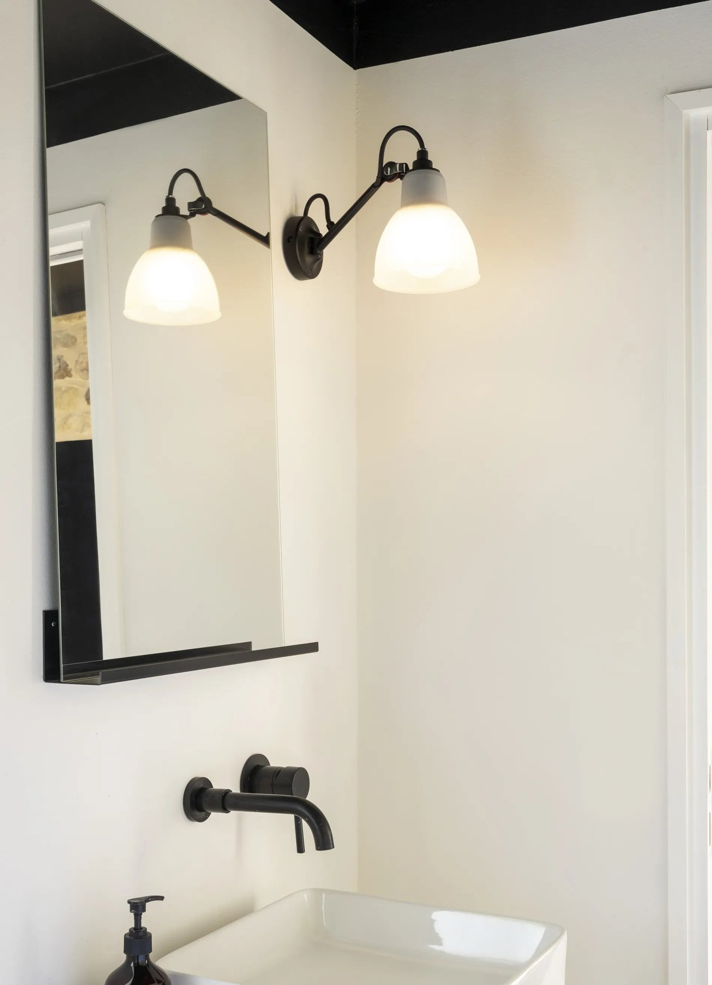 Настенный светильник Lampe Gras N°104 Bathroom DCW éditions
