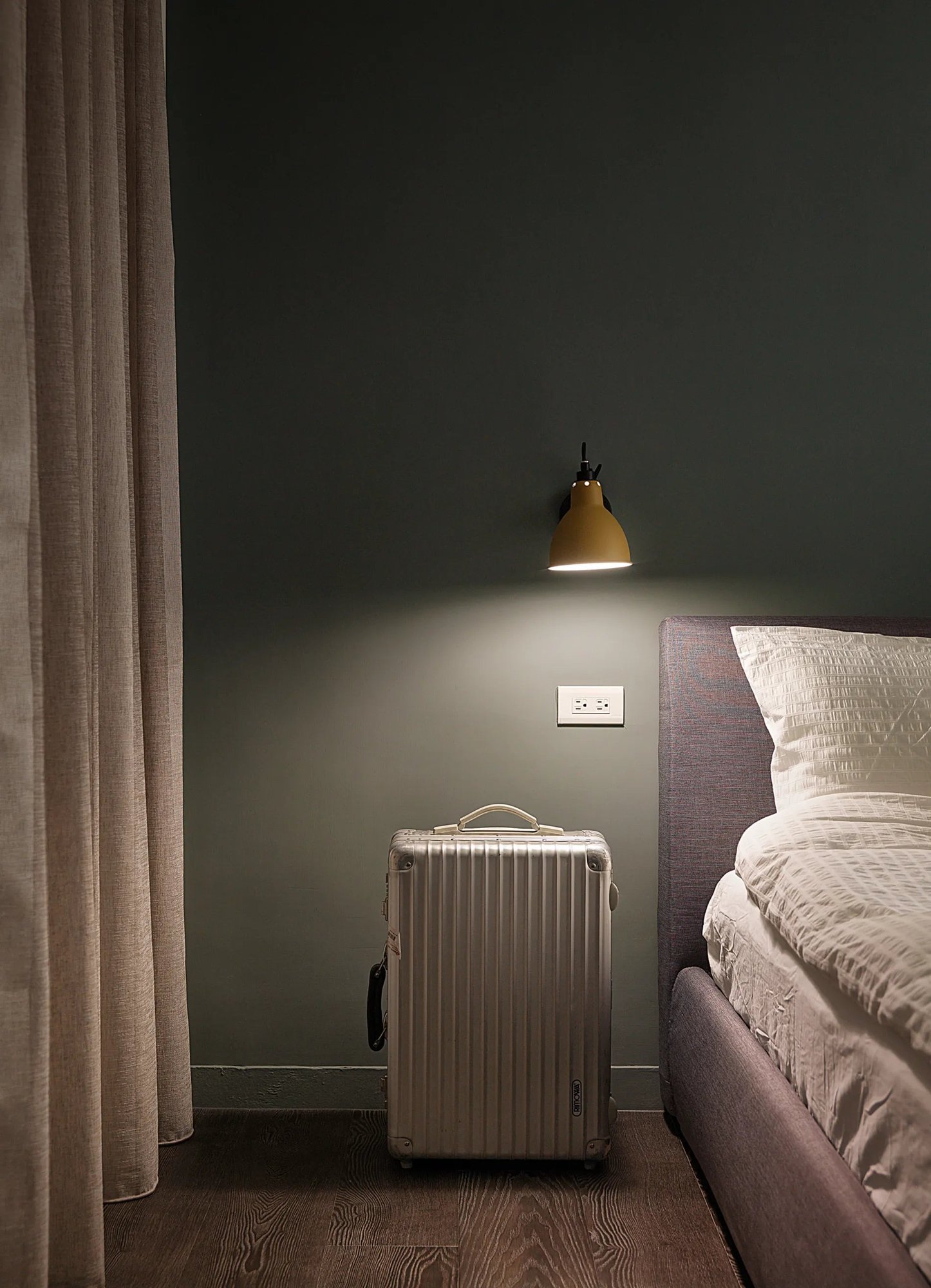 Настенный светильник Lampe Gras N°104 DCW éditions